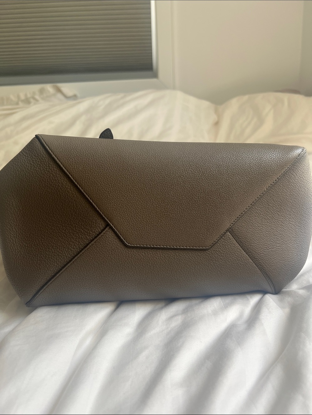 Classic Women's Tote Bag in Taupe - Picture 2 of 6